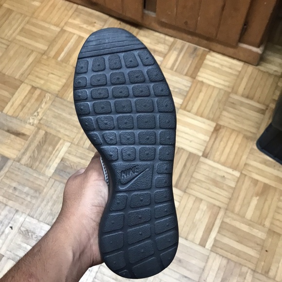 Nike Roshe Run Flight Weight “Black Silver” - Picture 11 of 12